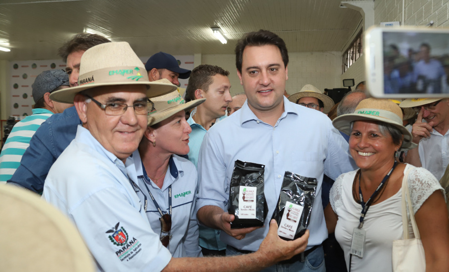 O governador Carlos Massa Ratinho Junior recebe a ministra da Agricultura, Pecuária e Abastecimento, Tereza Cristina, no Show Rural Coopavel. - Cascavel, 08/02/2019 - Foto: Rodrigo Félix Leal/ANPr