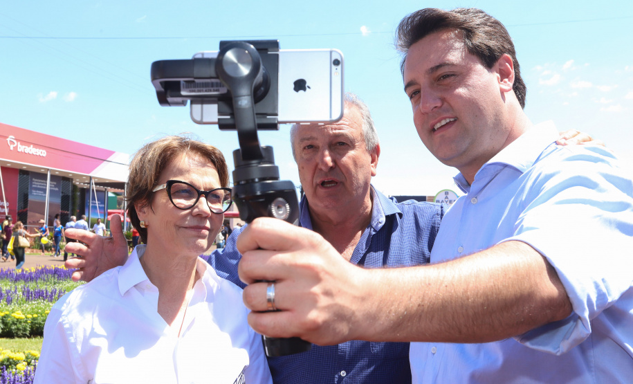 O governador Carlos Massa Ratinho Junior recebe a ministra da Agricultura, Pecuária e Abastecimento, Tereza Cristina, no Show Rural Coopavel. - Cascavel, 08/02/2019 - Foto: Rodrigo Félix Leal/ANPr
