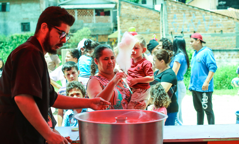 Feira Paraná Cidadão leva serviços gratuitos à população de Campo Magro na região metropolitana de Curitiba. O mutirão oferta gratuitamente para a população em geral, serviços como a emissão de carteira de identidade, CPF e carteira de trabalho, além da intermediação para vagas de emprego. Também ações em áreas como cidadania, direitos humanos, segurança, educação, saúde, habitação, social, de cultura, esporte e lazer. - Campo Magro, 07/02/2019 -Foto: Geraldo Bubniak/ANPr
