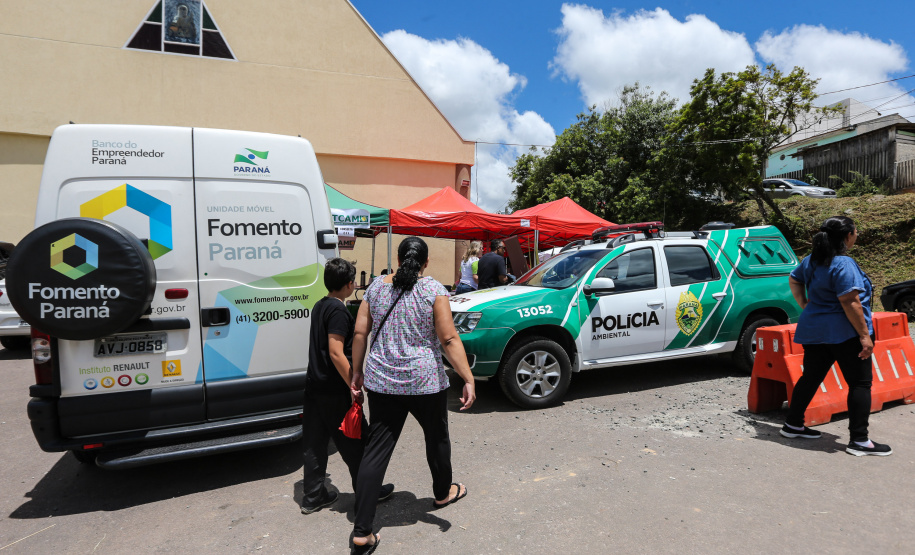 Feira Paraná Cidadão leva serviços gratuitos à população de Campo Magro na região metropolitana de Curitiba. O mutirão oferta gratuitamente para a população em geral, serviços como a emissão de carteira de identidade, CPF e carteira de trabalho, além da intermediação para vagas de emprego. Também ações em áreas como cidadania, direitos humanos, segurança, educação, saúde, habitação, social, de cultura, esporte e lazer. - Campo Magro, 07/02/2019 -Foto: Geraldo Bubniak/ANPr