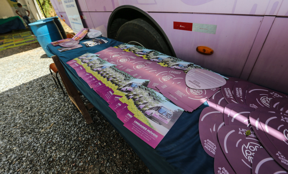 Feira Paraná Cidadão leva serviços gratuitos à população de Campo Magro na região metropolitana de Curitiba. O mutirão oferta gratuitamente para a população em geral, serviços como a emissão de carteira de identidade, CPF e carteira de trabalho, além da intermediação para vagas de emprego. Também ações em áreas como cidadania, direitos humanos, segurança, educação, saúde, habitação, social, de cultura, esporte e lazer. - Campo Magro, 07/02/2019 -Foto: Geraldo Bubniak/ANPr