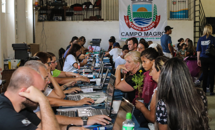 Feira Paraná Cidadão leva serviços gratuitos à população de Campo Magro na região metropolitana de Curitiba. O mutirão oferta gratuitamente para a população em geral, serviços como a emissão de carteira de identidade, CPF e carteira de trabalho, além da intermediação para vagas de emprego. Também ações em áreas como cidadania, direitos humanos, segurança, educação, saúde, habitação, social, de cultura, esporte e lazer. - Campo Magro, 07/02/2019 -Foto: Geraldo Bubniak/ANPr