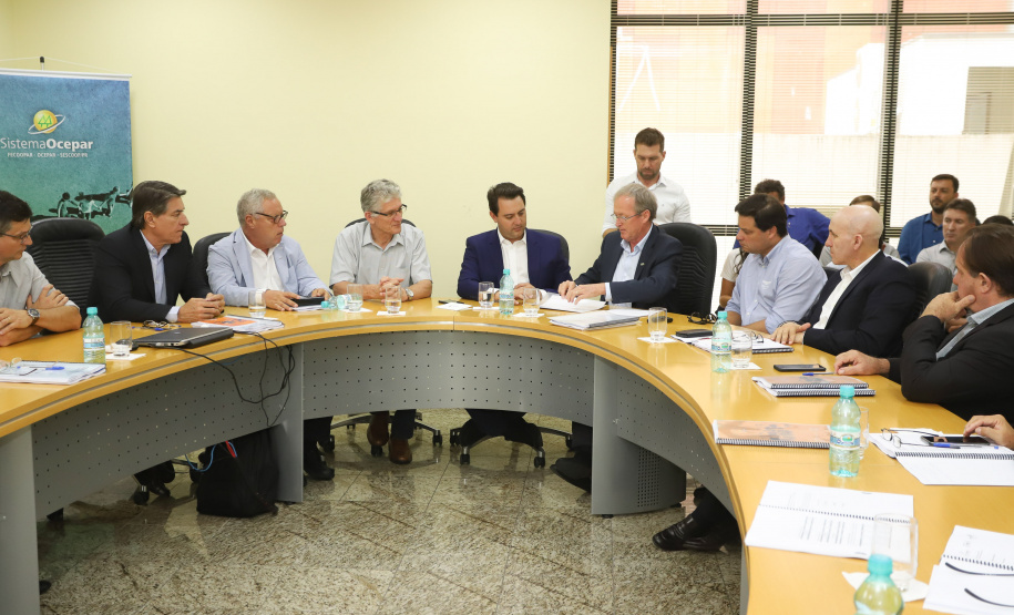 O governador Carlos Massa Ratinho Junior participou nesta segunda-feira (11) da primeira reunião ordinária de 2019 da diretoria da Organização das Cooperativas do Estado do Paraná (Ocepar), na sede da entidade, em Curitiba. - Curitiba, 11/02/2019. Foto: Rodrigo Felix Leal/ANPr