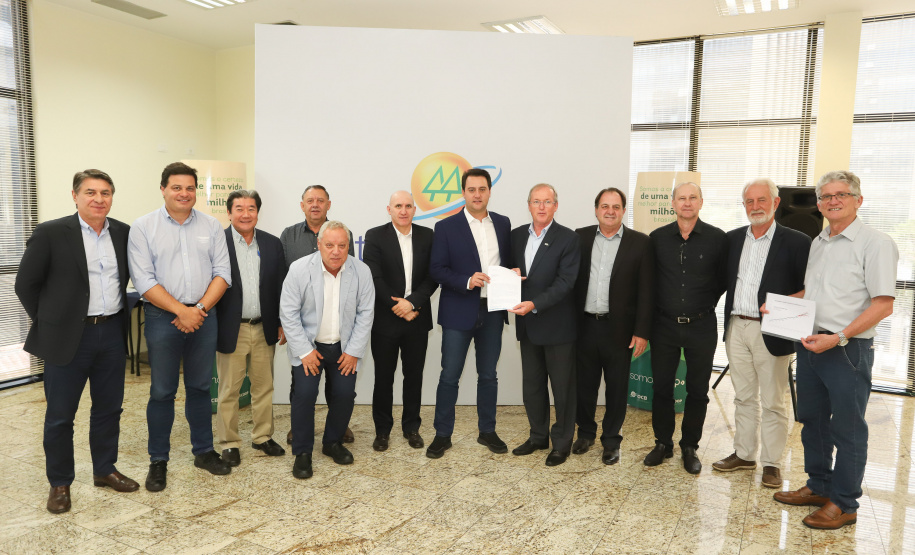 O governador Carlos Massa Ratinho Junior participou nesta segunda-feira (11) da primeira reunião ordinária de 2019 da diretoria da Organização das Cooperativas do Estado do Paraná (Ocepar), na sede da entidade, em Curitiba. - Curitiba, 11/02/2019. Foto: Rodrigo Felix Leal/ANPr