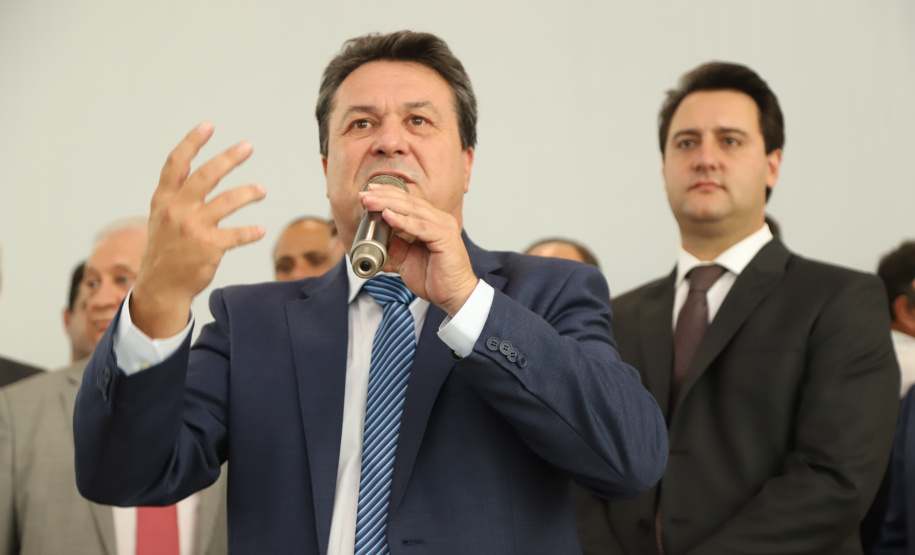 O governador Carlos Massa Ratinho Junior deu posse, em cerimônia no Palácio Iguaçu, ao secretário de Estado do Desenvolvimento Sustentável e Turismo, Marcio Nunes, e aos presidentes das autarquias vinculadas à pasta. Foram empossados os presidentes do Instituto Água e Terra, Everton Souza; do Simepar, Eduardo Alvin; da Paraná Desenvolvimento, Eduardo Bekin; e da Paraná Turismo, João Jacob Mehl. -   Curitiba, 12/02/2019  -  Foto: José Fernando Ogura/ANPr