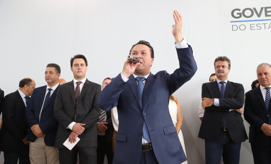 O governador Carlos Massa Ratinho Junior deu posse, em cerimônia no Palácio Iguaçu, ao secretário de Estado do Desenvolvimento Sustentável e Turismo, Marcio Nunes, e aos presidentes das autarquias vinculadas à pasta. Foram empossados os presidentes do Instituto Água e Terra, Everton Souza; do Simepar, Eduardo Alvin; da Paraná Desenvolvimento, Eduardo Bekin; e da Paraná Turismo, João Jacob Mehl. -   Curitiba, 12/02/2019  -  Foto: José Fernando Ogura/ANPr