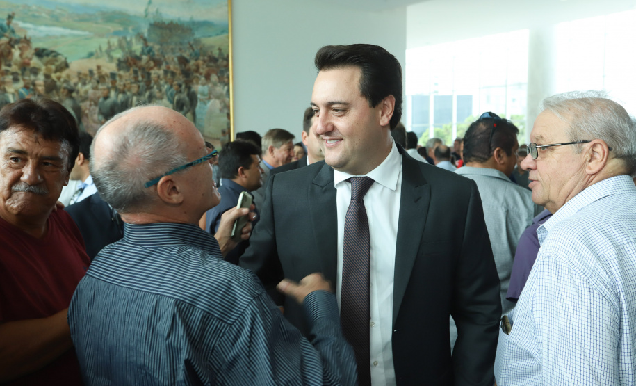 O governador Carlos Massa Ratinho Junior  deu posse, em cerimônia no Palácio Iguaçu, ao secretário de Estado do Desenvolvimento Sustentável e Turismo, Marcio Nunes, e aos presidentes das autarquias vinculadas à pasta. Foram empossados os presidentes do Instituto Água e Terra, Everton Souza; do Simepar, Eduardo Alvin; da Paraná Desenvolvimento, Eduardo Bekin; e da Paraná Turismo, João Jacob Mehl.  -  Curitiba, 12/02/2019  -  Foto: Rodrigo Félix Leal/ANPr