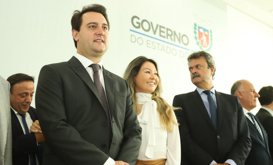 O governador Carlos Massa Ratinho Junior  deu posse, em cerimônia no Palácio Iguaçu, ao secretário de Estado do Desenvolvimento Sustentável e Turismo, Marcio Nunes, e aos presidentes das autarquias vinculadas à pasta. Foram empossados os presidentes do Instituto Água e Terra, Everton Souza; do Simepar, Eduardo Alvin; da Paraná Desenvolvimento, Eduardo Bekin; e da Paraná Turismo, João Jacob Mehl.  -  Curitiba, 12/02/2019  -  Foto: Rodrigo Félix Leal/ANPr