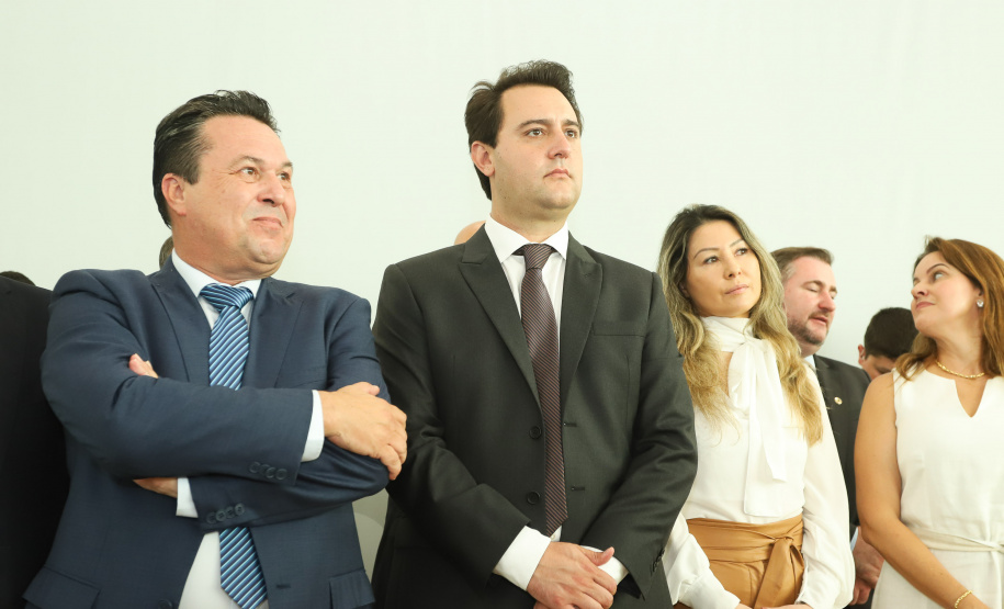 O governador Carlos Massa Ratinho Junior  deu posse, em cerimônia no Palácio Iguaçu, ao secretário de Estado do Desenvolvimento Sustentável e Turismo, Marcio Nunes, e aos presidentes das autarquias vinculadas à pasta. Foram empossados os presidentes do Instituto Água e Terra, Everton Souza; do Simepar, Eduardo Alvin; da Paraná Desenvolvimento, Eduardo Bekin; e da Paraná Turismo, João Jacob Mehl.  -  Curitiba, 12/02/2019  -  Foto: Rodrigo Félix Leal/ANPr