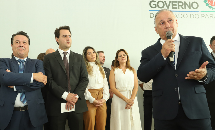 O governador Carlos Massa Ratinho Junior  deu posse, em cerimônia no Palácio Iguaçu, ao secretário de Estado do Desenvolvimento Sustentável e Turismo, Marcio Nunes, e aos presidentes das autarquias vinculadas à pasta. Foram empossados os presidentes do Instituto Água e Terra, Everton Souza; do Simepar, Eduardo Alvin; da Paraná Desenvolvimento, Eduardo Bekin; e da Paraná Turismo, João Jacob Mehl.  -  Curitiba, 12/02/2019  -  Foto: Rodrigo Félix Leal/ANPr