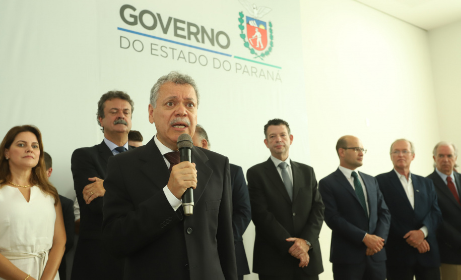 O governador Carlos Massa Ratinho Junior  deu posse, em cerimônia no Palácio Iguaçu, ao secretário de Estado do Desenvolvimento Sustentável e Turismo, Marcio Nunes, e aos presidentes das autarquias vinculadas à pasta. Foram empossados os presidentes do Instituto Água e Terra, Everton Souza; do Simepar, Eduardo Alvin; da Paraná Desenvolvimento, Eduardo Bekin; e da Paraná Turismo, João Jacob Mehl.  -  Curitiba, 12/02/2019  -  Foto: Rodrigo Félix Leal/ANPr