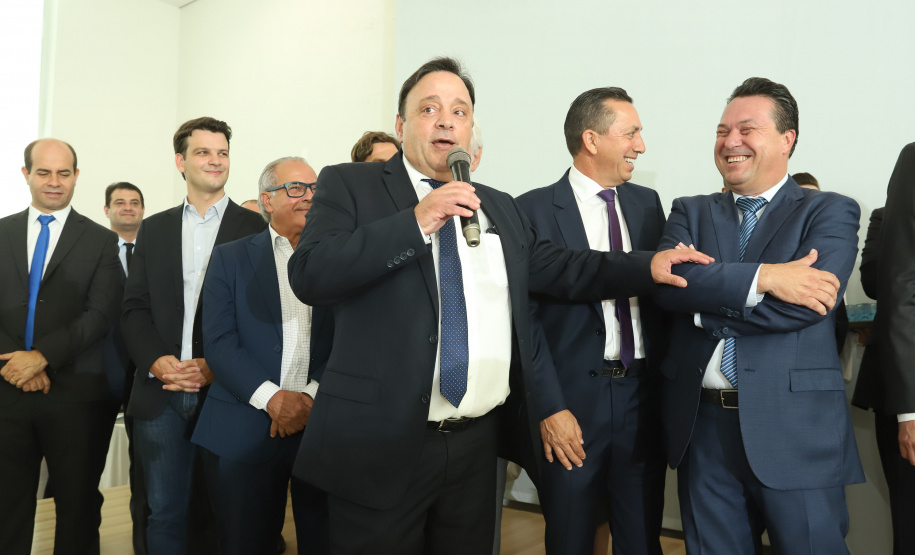 O governador Carlos Massa Ratinho Junior  deu posse, em cerimônia no Palácio Iguaçu, ao secretário de Estado do Desenvolvimento Sustentável e Turismo, Marcio Nunes, e aos presidentes das autarquias vinculadas à pasta. Foram empossados os presidentes do Instituto Água e Terra, Everton Souza; do Simepar, Eduardo Alvin; da Paraná Desenvolvimento, Eduardo Bekin; e da Paraná Turismo, João Jacob Mehl.  -  Curitiba, 12/02/2019  -  Foto: Rodrigo Félix Leal/ANPr
