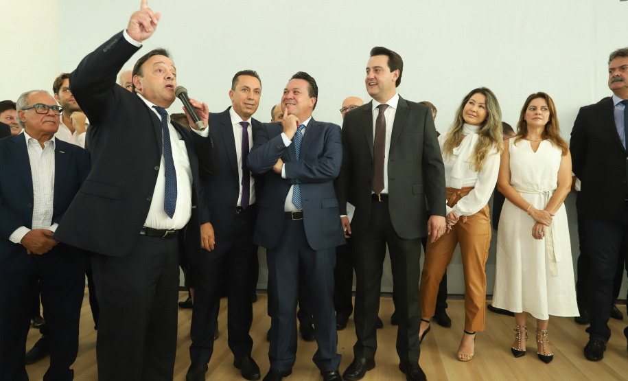 O governador Carlos Massa Ratinho Junior  deu posse, em cerimônia no Palácio Iguaçu, ao secretário de Estado do Desenvolvimento Sustentável e Turismo, Marcio Nunes, e aos presidentes das autarquias vinculadas à pasta. Foram empossados os presidentes do Instituto Água e Terra, Everton Souza; do Simepar, Eduardo Alvin; da Paraná Desenvolvimento, Eduardo Bekin; e da Paraná Turismo, João Jacob Mehl.  -  Curitiba, 12/02/2019  -  Foto: Rodrigo Félix Leal/ANPr