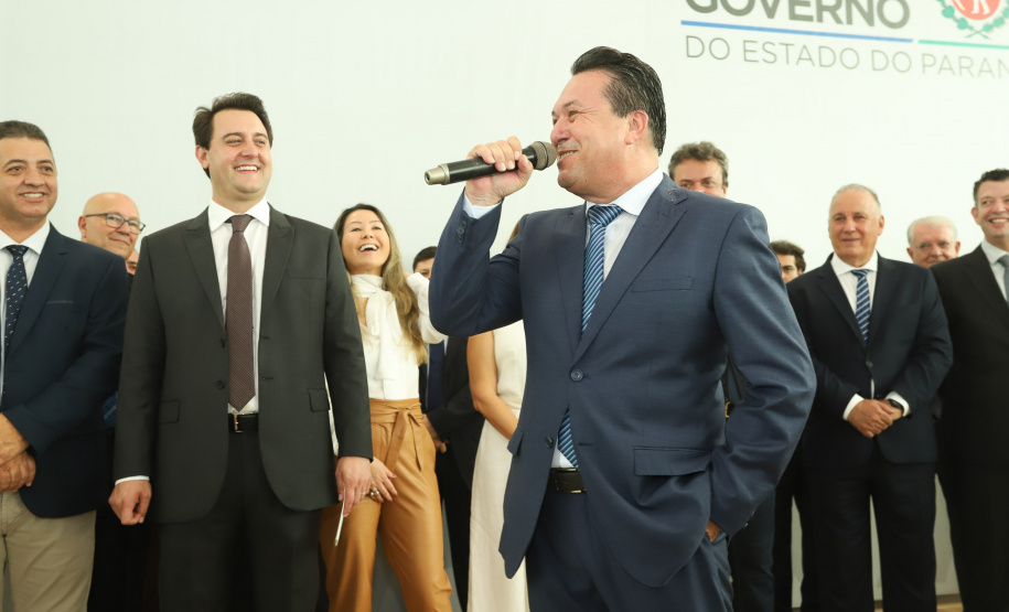 O governador Carlos Massa Ratinho Junior  deu posse, em cerimônia no Palácio Iguaçu, ao secretário de Estado do Desenvolvimento Sustentável e Turismo, Marcio Nunes, e aos presidentes das autarquias vinculadas à pasta. Foram empossados os presidentes do Instituto Água e Terra, Everton Souza; do Simepar, Eduardo Alvin; da Paraná Desenvolvimento, Eduardo Bekin; e da Paraná Turismo, João Jacob Mehl.  -  Curitiba, 12/02/2019  -  Foto: Rodrigo Félix Leal/ANPr