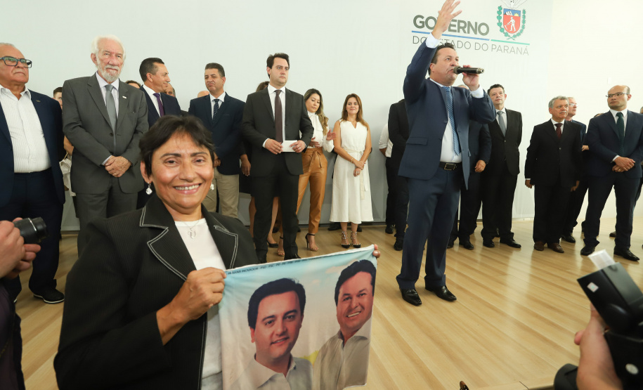 O governador Carlos Massa Ratinho Junior  deu posse, em cerimônia no Palácio Iguaçu, ao secretário de Estado do Desenvolvimento Sustentável e Turismo, Marcio Nunes, e aos presidentes das autarquias vinculadas à pasta. Foram empossados os presidentes do Instituto Água e Terra, Everton Souza; do Simepar, Eduardo Alvin; da Paraná Desenvolvimento, Eduardo Bekin; e da Paraná Turismo, João Jacob Mehl.  -  Curitiba, 12/02/2019  -  Foto: Rodrigo Félix Leal/ANPr