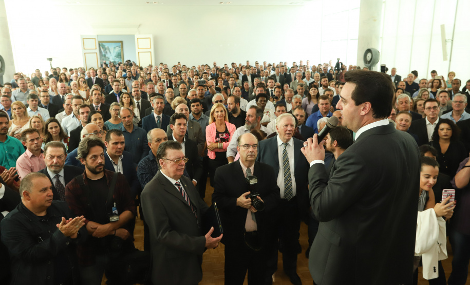 O governador Carlos Massa Ratinho Junior  deu posse, em cerimônia no Palácio Iguaçu, ao secretário de Estado do Desenvolvimento Sustentável e Turismo, Marcio Nunes, e aos presidentes das autarquias vinculadas à pasta. Foram empossados os presidentes do Instituto Água e Terra, Everton Souza; do Simepar, Eduardo Alvin; da Paraná Desenvolvimento, Eduardo Bekin; e da Paraná Turismo, João Jacob Mehl.  -  Curitiba, 12/02/2019  -  Foto: Rodrigo Félix Leal/ANPr