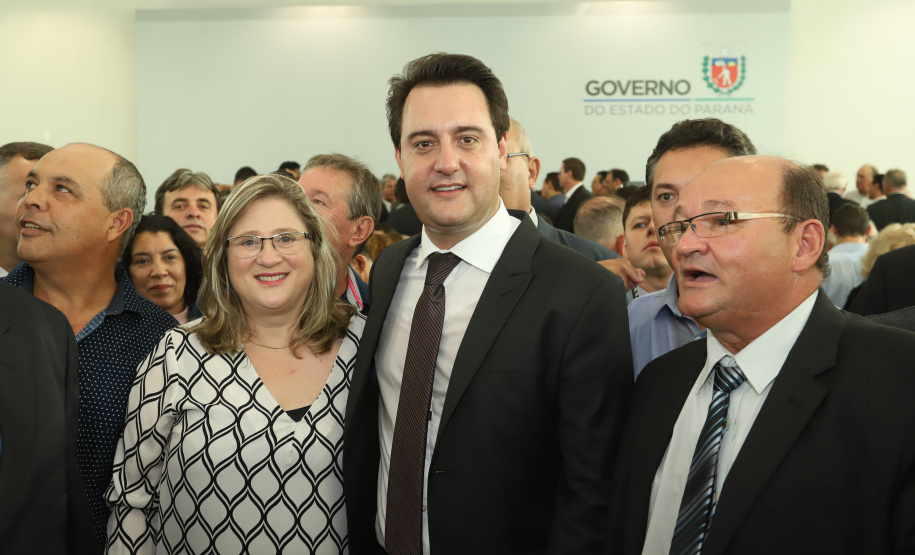 O governador Carlos Massa Ratinho Junior  deu posse, em cerimônia no Palácio Iguaçu, ao secretário de Estado do Desenvolvimento Sustentável e Turismo, Marcio Nunes, e aos presidentes das autarquias vinculadas à pasta. Foram empossados os presidentes do Instituto Água e Terra, Everton Souza; do Simepar, Eduardo Alvin; da Paraná Desenvolvimento, Eduardo Bekin; e da Paraná Turismo, João Jacob Mehl.  -  Curitiba, 12/02/2019  -  Foto: Rodrigo Félix Leal/ANPr