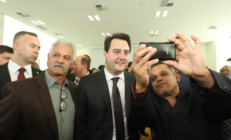 O governador Carlos Massa Ratinho Junior  deu posse, em cerimônia no Palácio Iguaçu, ao secretário de Estado do Desenvolvimento Sustentável e Turismo, Marcio Nunes, e aos presidentes das autarquias vinculadas à pasta. Foram empossados os presidentes do Instituto Água e Terra, Everton Souza; do Simepar, Eduardo Alvin; da Paraná Desenvolvimento, Eduardo Bekin; e da Paraná Turismo, João Jacob Mehl.  -  Curitiba, 12/02/2019  -  Foto: Rodrigo Félix Leal/ANPr