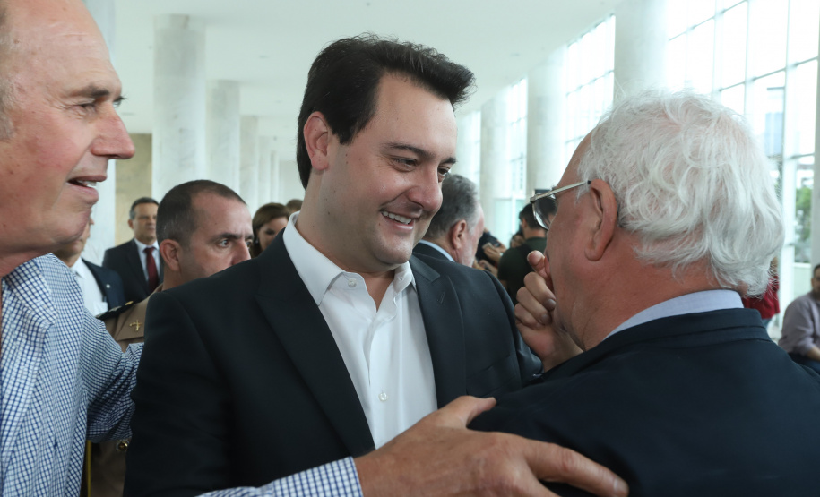 Governador Carlos Massa Ratinho Júnior dá posse ao secretário de Estado da Infrestrurura e Logística, Sandro Alex, e ao diretor do Departamento de Estradas e Rodagem (DER), João Alfredo zampieri - Curitiba, 13/02/2019 - Foto: Rodrigo Félix Leal/ANPr