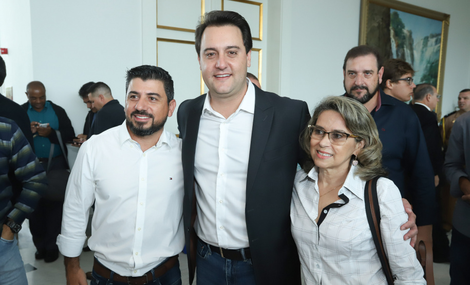 Governador Carlos Massa Ratinho Júnior dá posse ao secretário de Estado da Infrestrurura e Logística, Sandro Alex, e ao diretor do Departamento de Estradas e Rodagem (DER), João Alfredo zampieri - Curitiba, 13/02/2019 - Foto: Rodrigo Félix Leal/ANPr