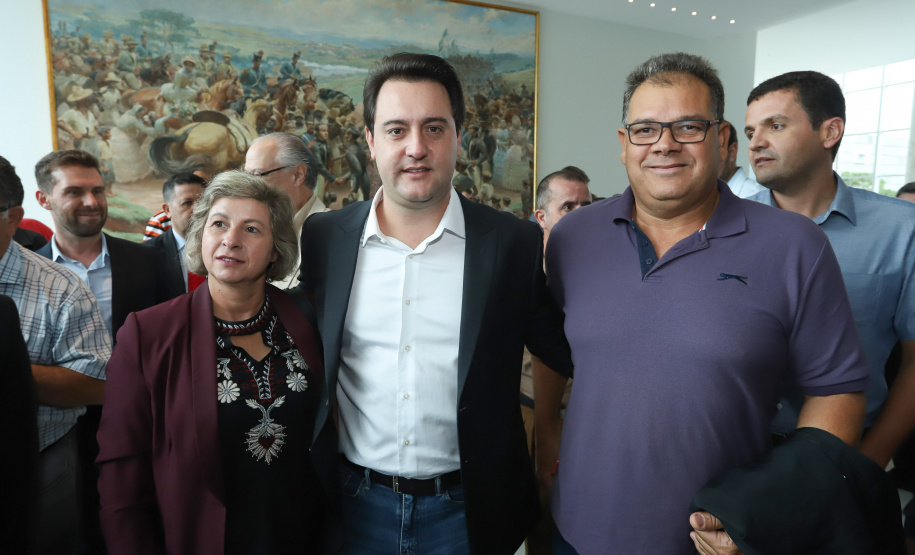 Governador Carlos Massa Ratinho Júnior dá posse ao secretário de Estado da Infrestrurura e Logística, Sandro Alex, e ao diretor do Departamento de Estradas e Rodagem (DER), João Alfredo zampieri - Curitiba, 13/02/2019 - Foto: Rodrigo Félix Leal/ANPr