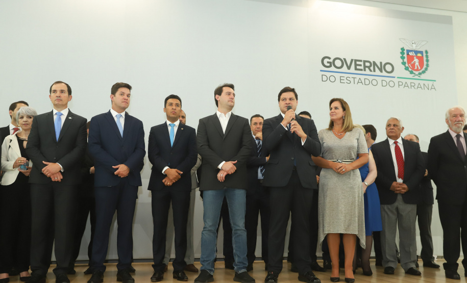 Governador Carlos Massa Ratinho Júnior dá posse ao secretário de Estado da Infrestrurura e Logística, Sandro Alex, e ao diretor do Departamento de Estradas e Rodagem (DER), João Alfredo zampieri - Curitiba, 13/02/2019 - Foto: Rodrigo Félix Leal/ANPr