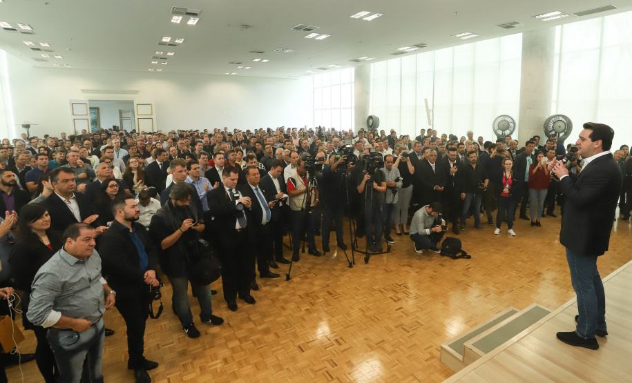 Governador Carlos Massa Ratinho Júnior dá posse ao secretário de Estado da Infrestrurura e Logística, Sandro Alex, e ao diretor do Departamento de Estradas e Rodagem (DER), João Alfredo zampieri - Curitiba, 13/02/2019 - Foto: Rodrigo Félix Leal/ANPr