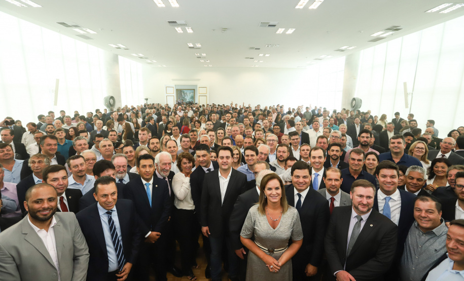 Governador Carlos Massa Ratinho Júnior dá posse ao secretário de Estado da Infrestrurura e Logística, Sandro Alex, e ao diretor do Departamento de Estradas e Rodagem (DER), João Alfredo zampieri - Curitiba, 13/02/2019 - Foto: Rodrigo Félix Leal/ANPr