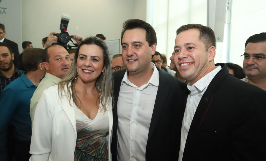 Governador Carlos Massa Ratinho Júnior dá posse ao secretário de Estado da Infrestrurura e Logística, Sandro Alex, e ao diretor do Departamento de Estradas e Rodagem (DER), João Alfredo zampieri - Curitiba, 13/02/2019 - Foto: Rodrigo Félix Leal/ANPr