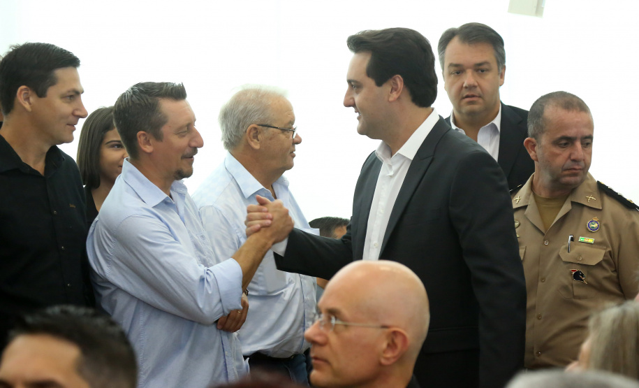 Governador Carlos Massa Ratinho Júnior dá posse ao secretário de Estado da Infrestrurura e Logística, Sandro Alex, e ao diretor do Departamento de Estradas e Rodagem (DER), João Alfredo zampieri  -  Curitiba, 13/02/2019  -  Foto: Jaelson Lucas/ANPr