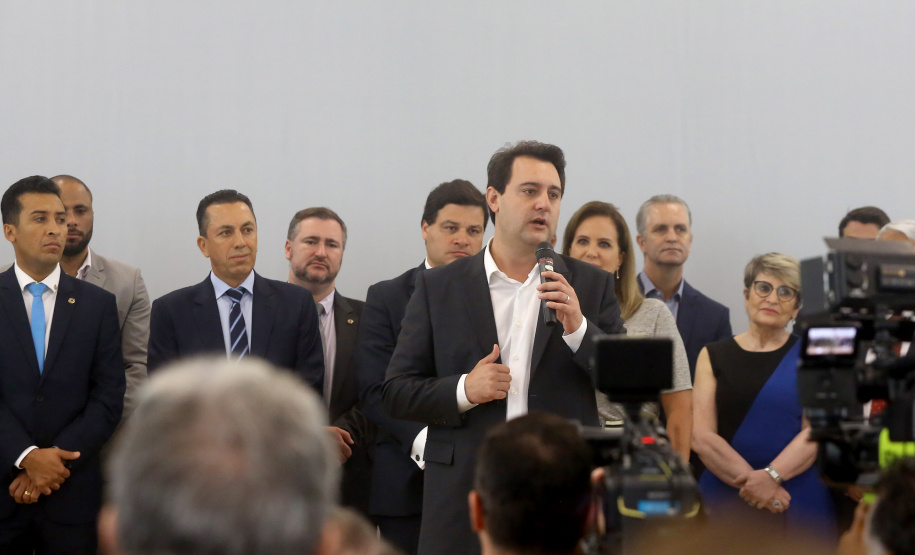 Governador Carlos Massa Ratinho Júnior dá posse ao secretário de Estado da Infrestrurura e Logística, Sandro Alex, e ao diretor do Departamento de Estradas e Rodagem (DER), João Alfredo zampieri  -  Curitiba, 13/02/2019  -  Foto: Jaelson Lucas/ANPr