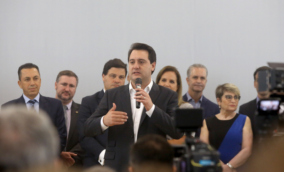 Governador Carlos Massa Ratinho Júnior dá posse ao secretário de Estado da Infrestrurura e Logística, Sandro Alex, e ao diretor do Departamento de Estradas e Rodagem (DER), João Alfredo zampieri  -  Curitiba, 13/02/2019  -  Foto: Jaelson Lucas/ANPr