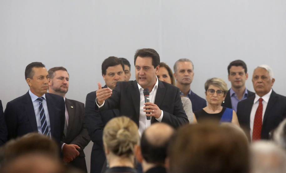 Governador Carlos Massa Ratinho Júnior dá posse ao secretário de Estado da Infrestrurura e Logística, Sandro Alex, e ao diretor do Departamento de Estradas e Rodagem (DER), João Alfredo zampieri  -  Curitiba, 13/02/2019  -  Foto: Jaelson Lucas/ANPr