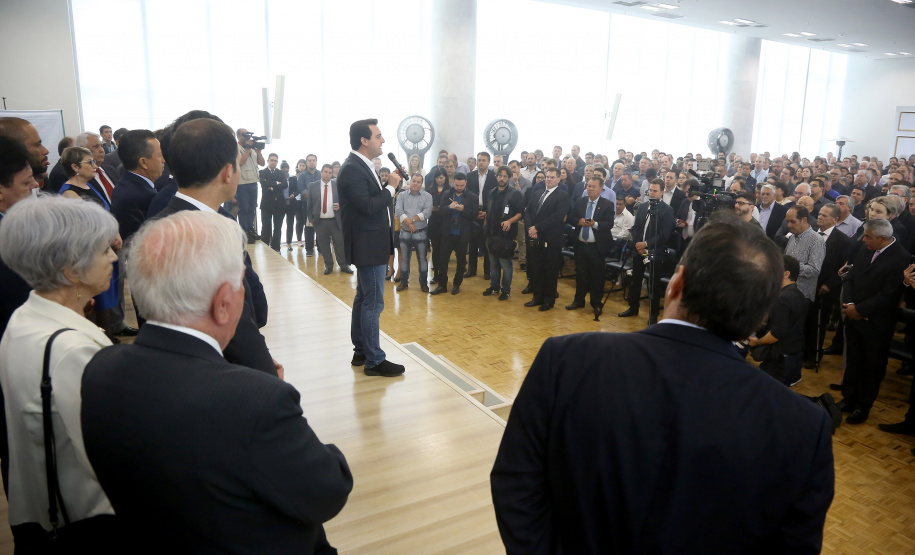 Governador Carlos Massa Ratinho Júnior dá posse ao secretário de Estado da Infrestrurura e Logística, Sandro Alex, e ao diretor do Departamento de Estradas e Rodagem (DER), João Alfredo zampieri  -  Curitiba, 13/02/2019  -  Foto: Jaelson Lucas/ANPr