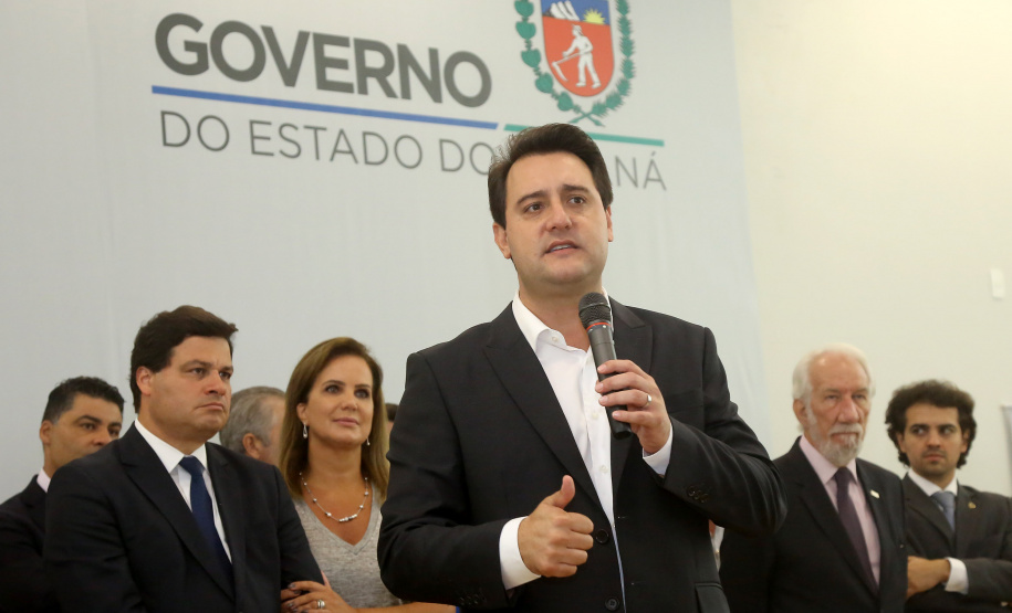 Governador Carlos Massa Ratinho Júnior dá posse ao secretário de Estado da Infrestrurura e Logística, Sandro Alex, e ao diretor do Departamento de Estradas e Rodagem (DER), João Alfredo zampieri  -  Curitiba, 13/02/2019  -  Foto: Jaelson Lucas/ANPr