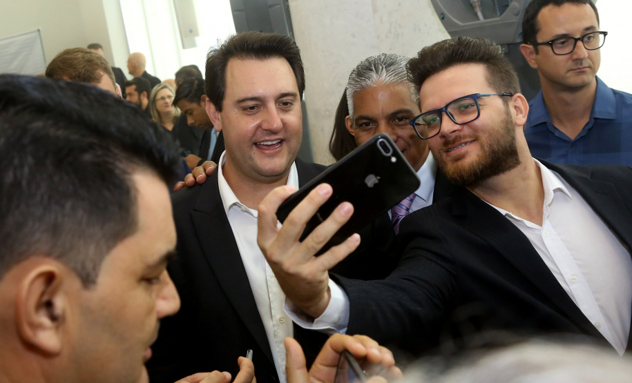 Governador Carlos Massa Ratinho Júnior dá posse ao secretário de Estado da Infrestrurura e Logística, Sandro Alex, e ao diretor do Departamento de Estradas e Rodagem (DER), João Alfredo zampieri  -  Curitiba, 13/02/2019  -  Foto: Jaelson Lucas/ANPr