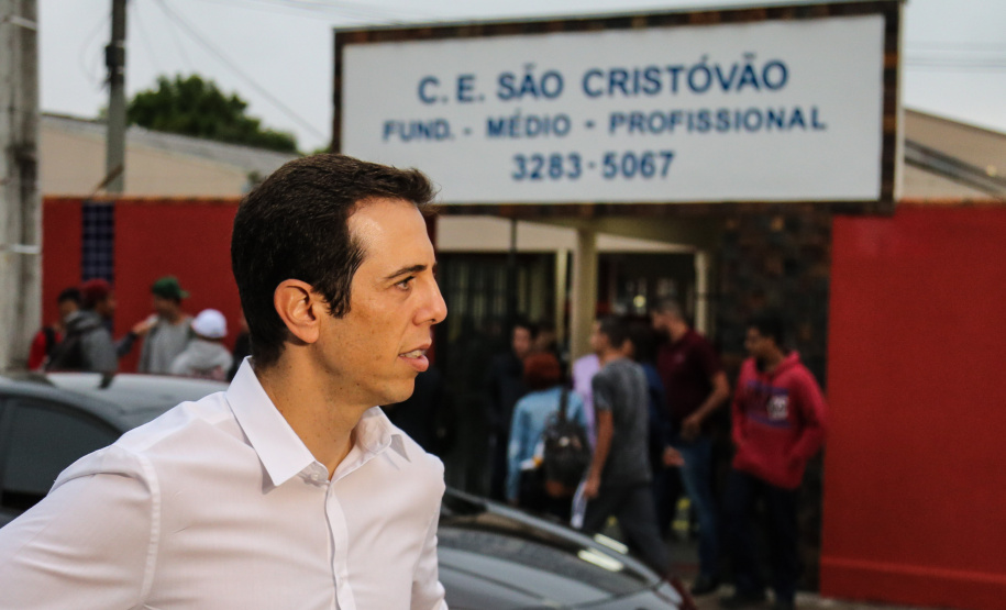 O secretário de Educação Renato Feder em visita na Escola Estadual São Cristóvão no início do ano letivo. Curitiba, 14/02/2019 - Foto: Geraldo Bubniak/ANPr