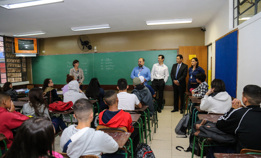 O secretário de Educação Renato Feder em visita na Escola Estadual São Cristóvão no início do ano letivo. Curitiba, 14/02/2019 - Foto: Geraldo Bubniak/ANPr