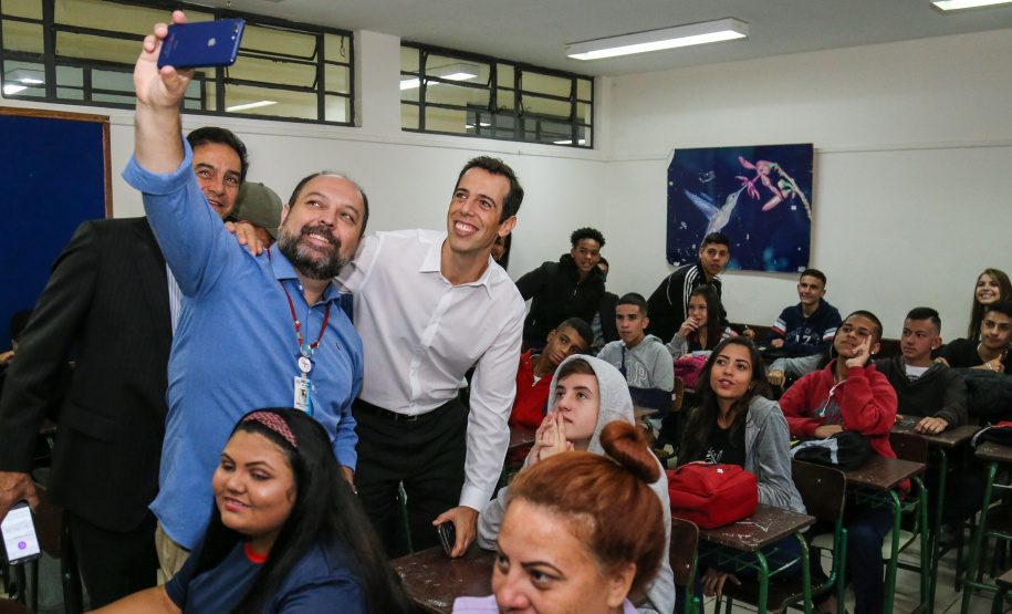 O secretário de Educação Renato Feder em visita na Escola Estadual São Cristóvão no início do ano letivo. Curitiba, 14/02/2019 - Foto: Geraldo Bubniak/ANPr