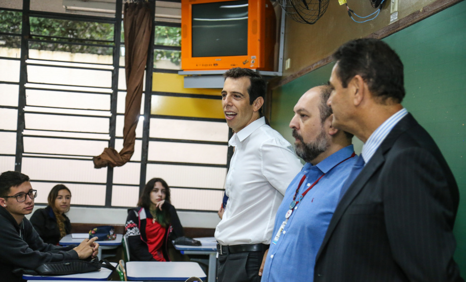 O secretário de Educação Renato Feder em visita na Escola Estadual São Cristóvão no início do ano letivo. Curitiba, 14/02/2019 - Foto: Geraldo Bubniak/ANPr