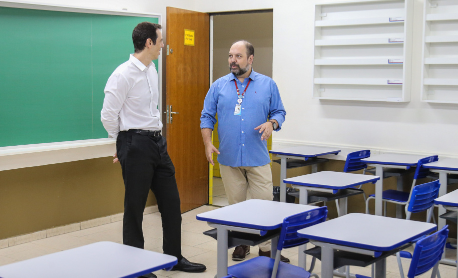 O secretário de Educação Renato Feder e o diretor Jaques Marcelo Pereira da Escola Estadual São Cristóvão no início do ano letivo. Curitiba, 14/02/2019 - Foto: Geraldo Bubniak/ANPr