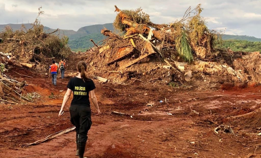 Equipe do Paraná durante resgates em Brumadinho (MG). Foto: Divulgação/ANPr