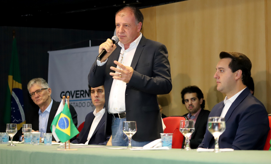 Governador Carlos Massa Ratinho Júnior dá posse ao secretário do Desenvolvimento Urbano e de Obras Públicas, João Carlos Ortega  -  Curitiba, 14/02/2019  -  Foto: José Fernando Ogura/ANPr