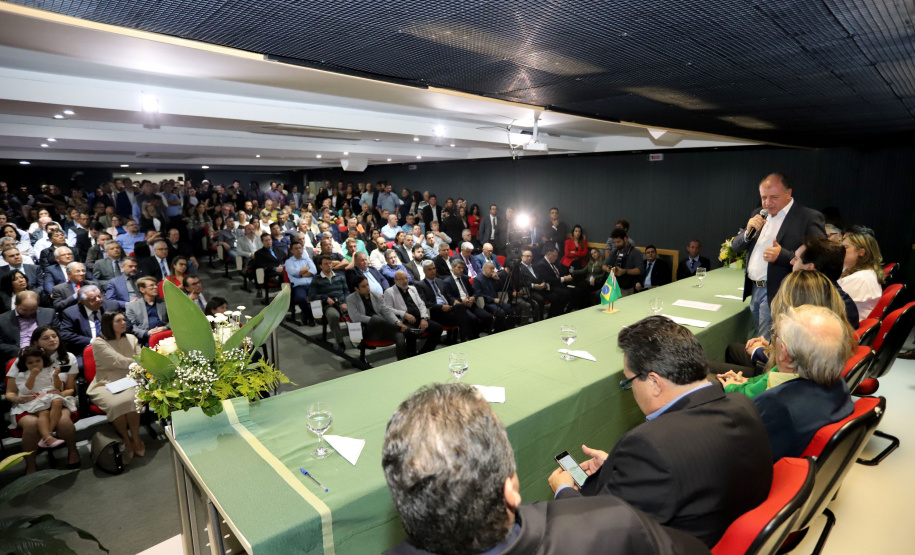Governador Carlos Massa Ratinho Júnior dá posse ao secretário do Desenvolvimento Urbano e de Obras Públicas, João Carlos Ortega  -  Curitiba, 14/02/2019  -  Foto: José Fernando Ogura/ANPr