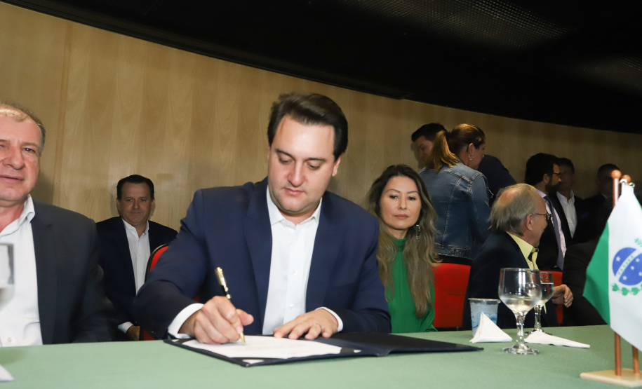 Governador Carlos Massa Ratinho Júnior dá posse ao secretário do Desenvolvimento Urbano e de Obras Públicas, João Carlos Ortega - Curitiba, 14/02/2019 - Foto: Rodrigo Felix Leal/ANPr