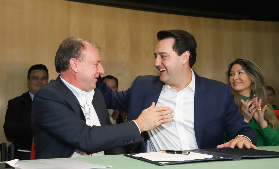 Governador Carlos Massa Ratinho Júnior dá posse ao secretário do Desenvolvimento Urbano e de Obras Públicas, João Carlos Ortega - Curitiba, 14/02/2019 - Foto: Rodrigo Felix Leal/ANPr