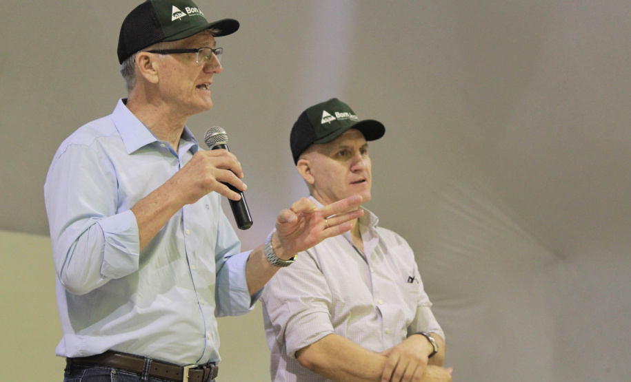 O secretário estadual da Agricultura e do Abastecimento Norberto Ortigara reforçou o apoio do Governo do Paraná para pequenos produtores em dois eventos na quarta-feira (13). DIA DE CAMPO NA LAPA - Na Lapa, Ortigara participou da abertura do Dia de Campo da Cooperativa Agroindustrial Bom Jesus, evento destinado à troca de experiências e transferência de tecnologia, que deve receber, até sexta-feira, mais de seis mil associados. Lapa, 13/02/2019 - Foto: Gisele Barão/SEAB