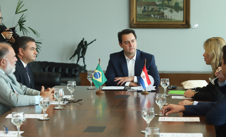 Governador Carlos Massa Ratinho Júnior recebe comitiva do Governo do Paraguai  -  Curitiba, 14/02/2019  -  Foto: Rodrigo Félix Leal/ANPr
