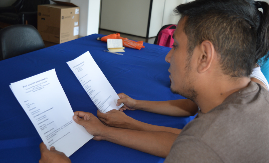 Em pouco mais de dois anos de funcionamento, 2.108 estrangeiros que buscam uma nova oportunidade de vida no Brasil foram atendidos no Centro de Informação para Migrantes, Refugiados e Apátridas do Paraná (Ceim-PR). Na foto, Miguel Leonardo Guevo. Foto:Kerem Bomfim