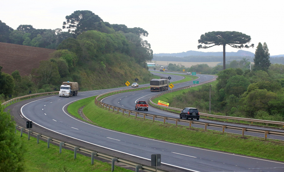 Estado discute concessões de infraestrutura com governo federal. Na área de infraestrutura, há algumas obras estruturantes que dependem de concessões, caso das rodovias do Anel de Integração, aeroportos e ferrovias.  -  Foto: Jaelson Lucas/ANPr